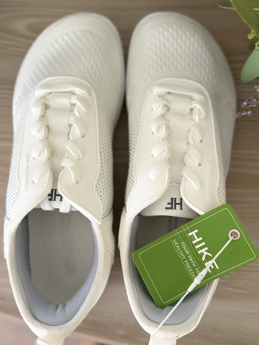 HIKE White HF Stride Lace-Up Sneakers 39 UNISEX bare feet